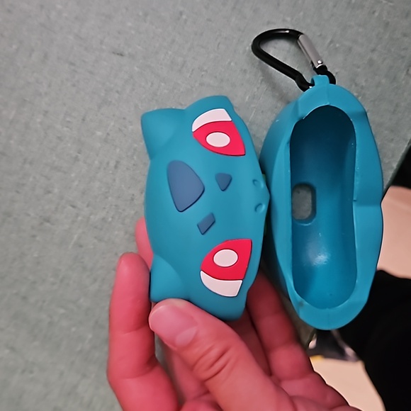 Apple airpod pro bulbasaur pokemon case with hook - Picture 2 of 3